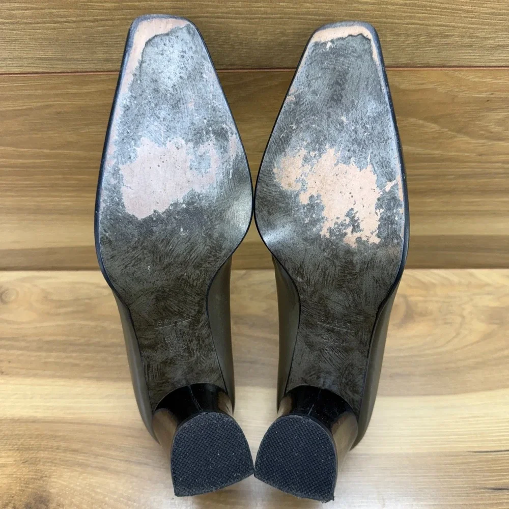 Bally Vintage 90's Pumps Fandera Olive 8 M Square Toe‎ Cap Toe Career Minimalist